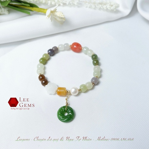 Ngọc Hoà Điền charm đồng tiền Ngọc Bích