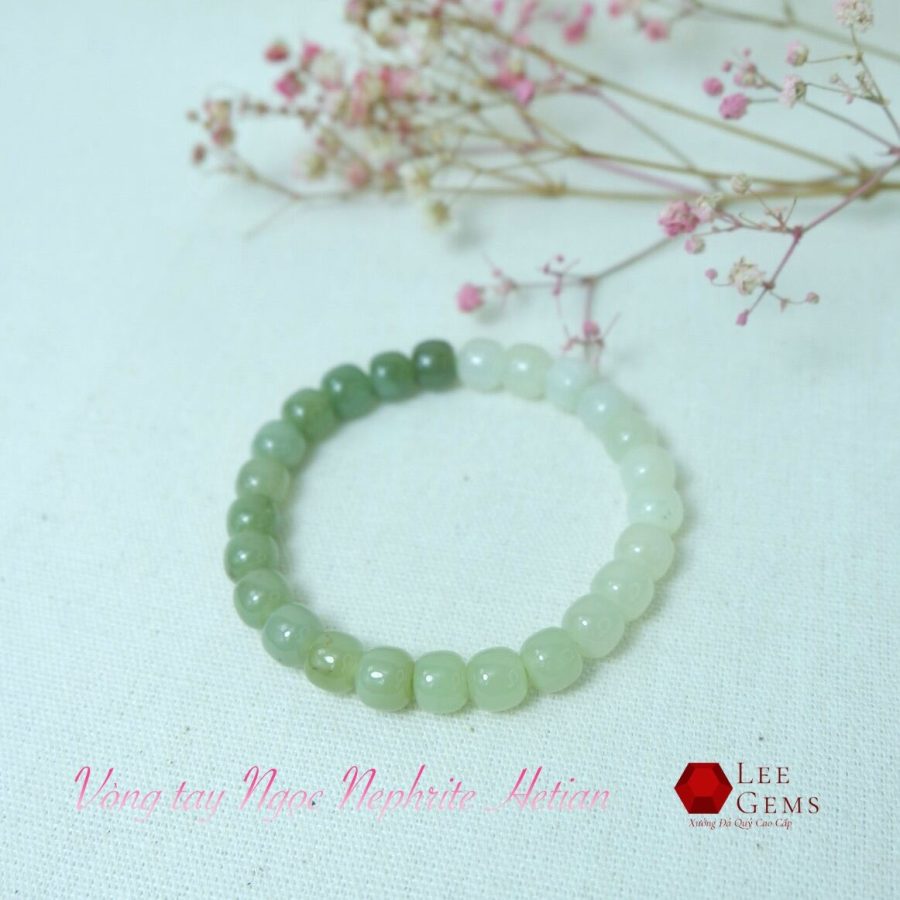 Ngọc Hoà Điền Tân Cương trơn màu sắc độc đáo dành cho nữ