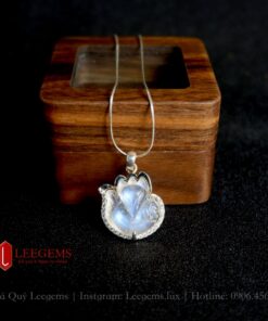 Mặt dây chuyền Hồ ly đá moonstone bọc bạc dành cho nữ mệnh Kim - mệnh Thuỷ
