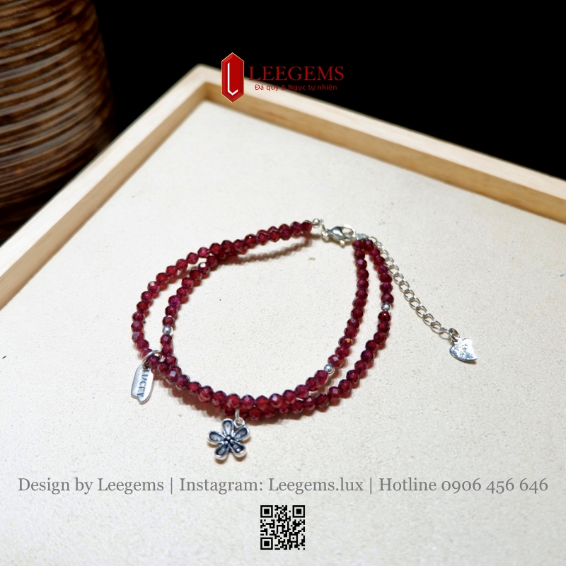 Vòng Tay Đá Garnet Cắt Giác Mix Charm Bạc 925 – Sang Trọng & Quyến Rũ | Leegems