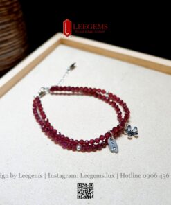Alternative view of Vòng Tay Đá Garnet Cắt Giác Mix Charm Bạc 925 – Sang Trọng & Quyến Rũ | Leegems