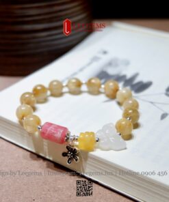 Alternative view of Vòng Tay Thạch Anh Tóc Vàng 9li Mix Bạch Ngọc, Đá Đào Hoa & Charm Bạc – Quyền Quý, May Mắn & Tình Duyên