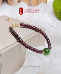 Alternative view of Lắc Tay Đá Garnet Vip – Dạng Hạt Bánh Xe mix Ngọc Bích – Sang trọng, phong thủy mạnh & hợp mệnh Hỏa – Thổ I Leegems